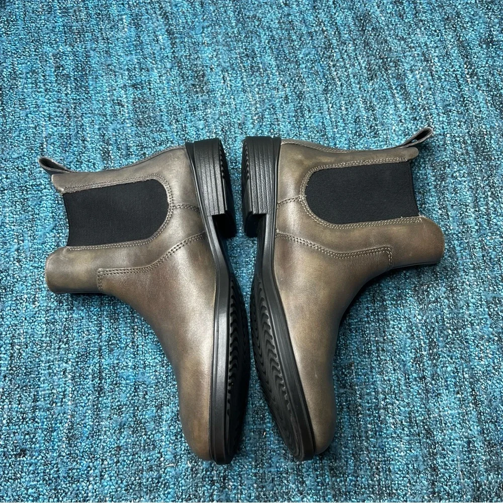 Ecco Touch 15 Chelsea Boots in Warm Grey Leather Euro 36 or US Women's 5-5.5